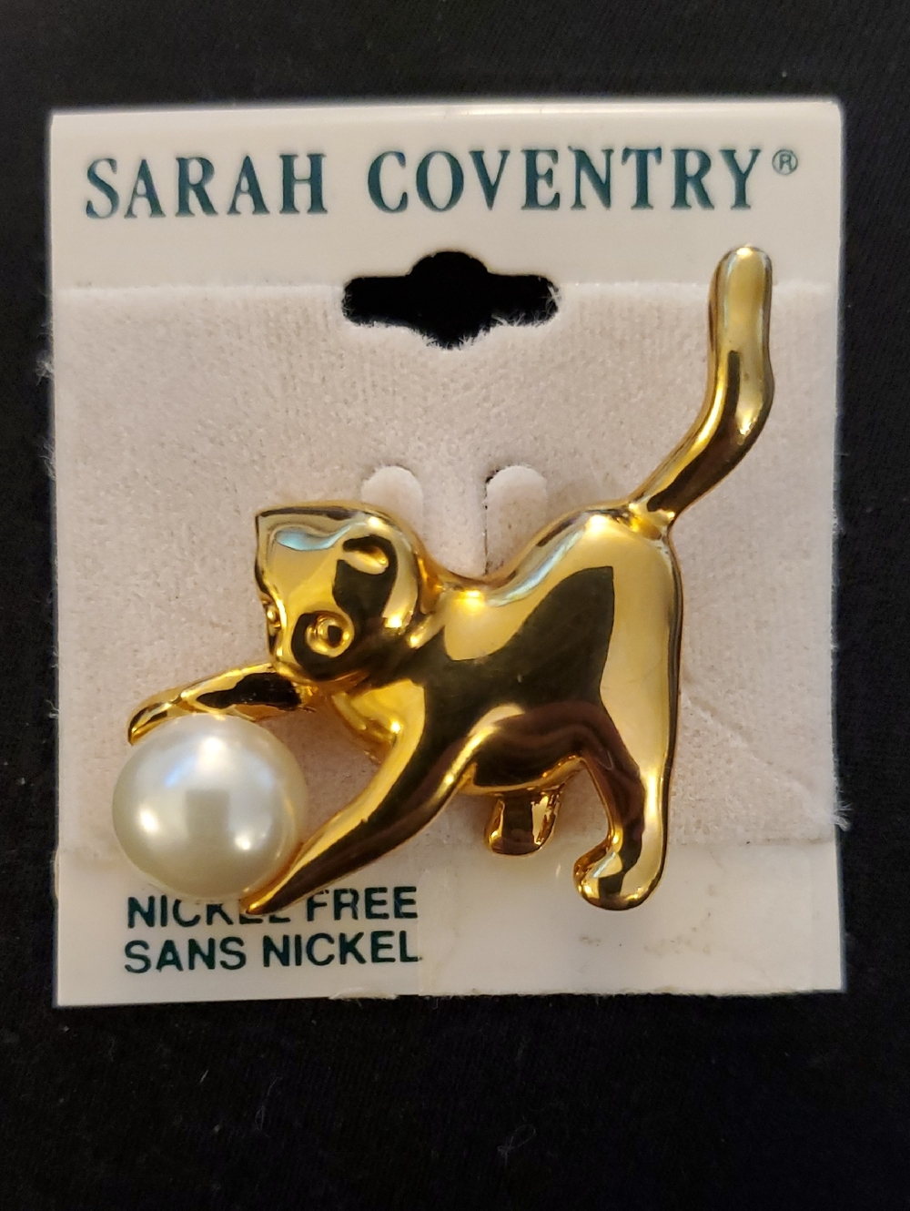 Vinatge Sarah Coventry Gold Cat Brooch with Pearl Ball New On Original Card